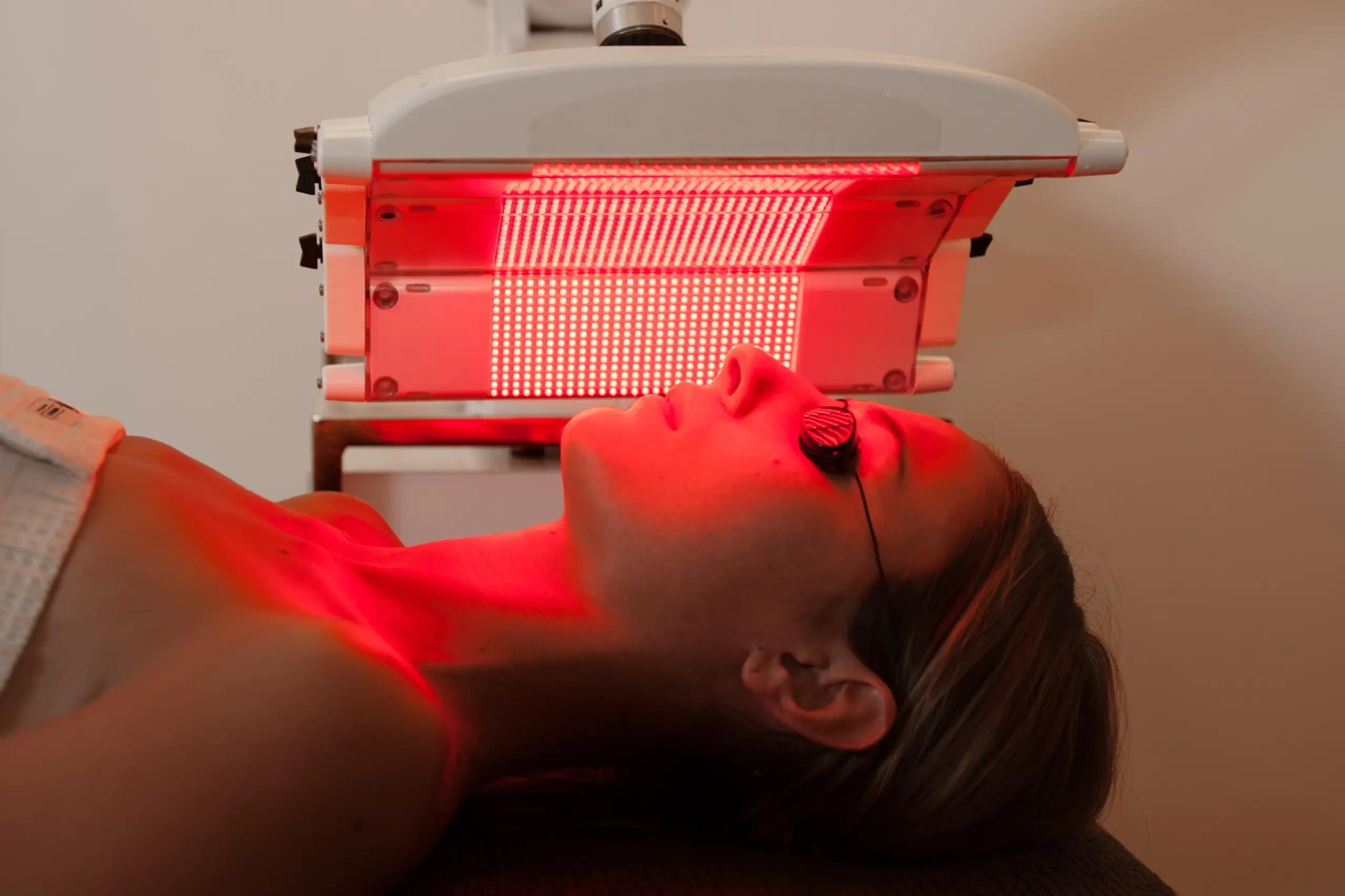 How Whole Body Red Light Therapy Supports Recovery, Skin Health, and Natural Energy Levels Abbracci Wellness Center in Saint Johns, FL